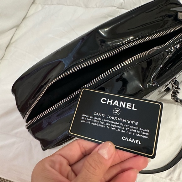 Chanel vintage bowler style bag with authentication card - Picture 11 of 13